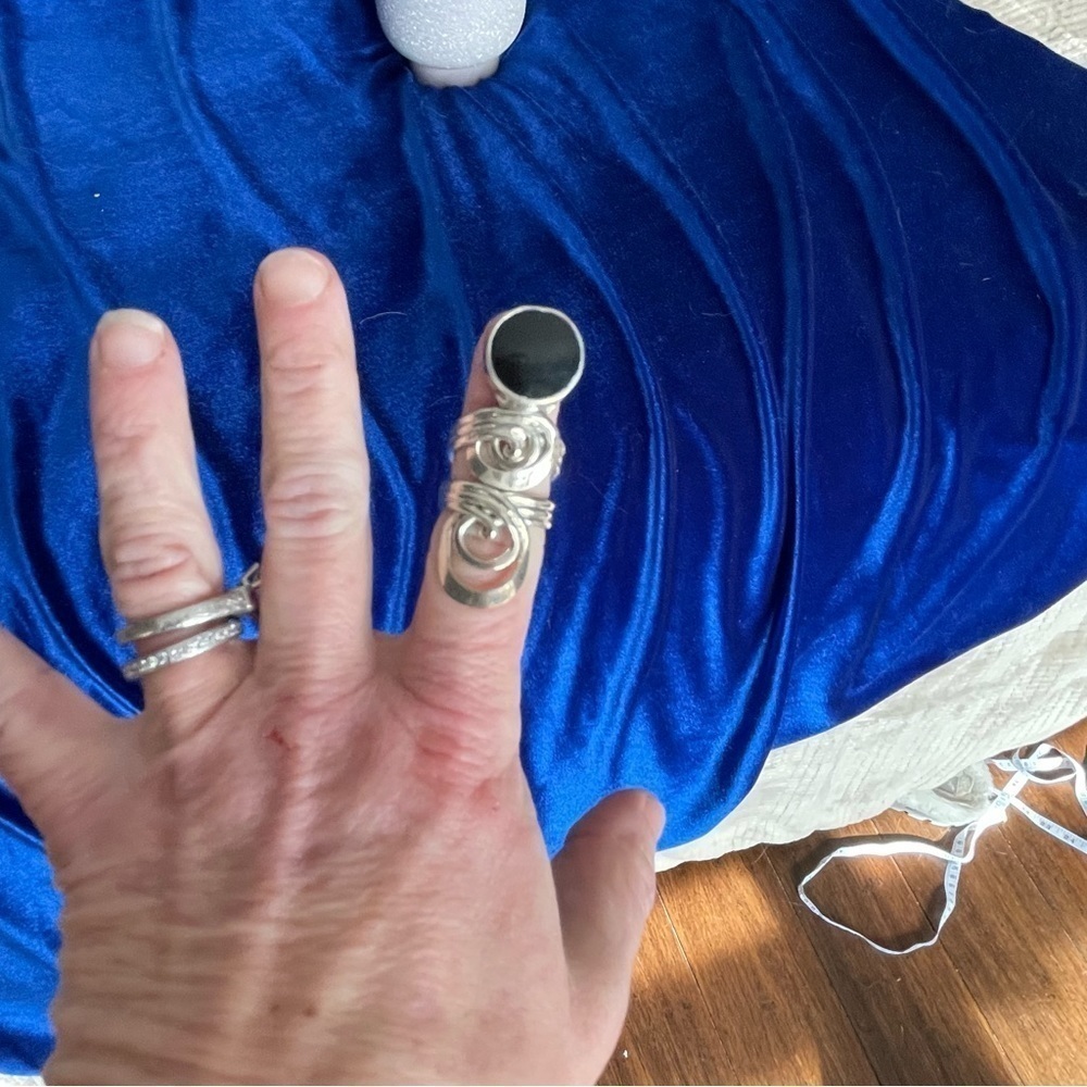 Stainless Steel ring, made w/ Oneida Fork. Crafted into a ring with black onyx. - Picture 11 of 12